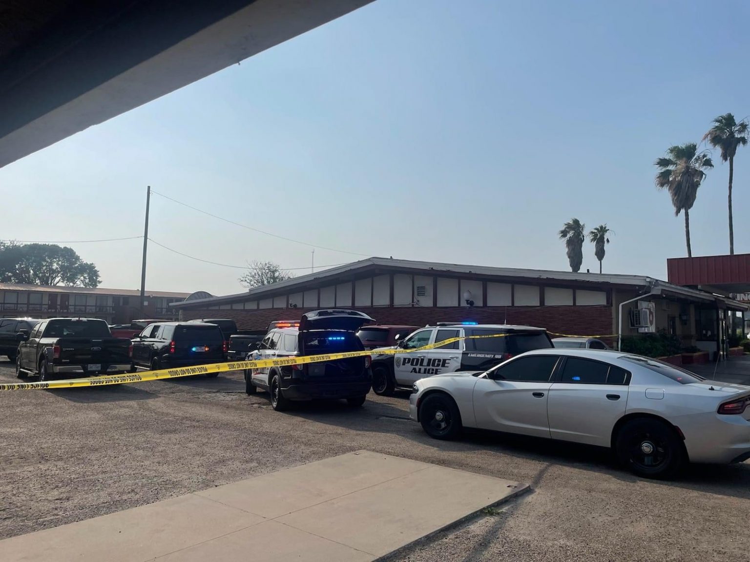 Multiple law enforcement agencies shut down 8liner establishment